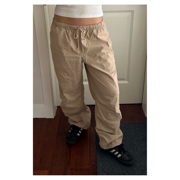 TNA Pants - TNA • Deploy Parachute Pant in Humus Beige
